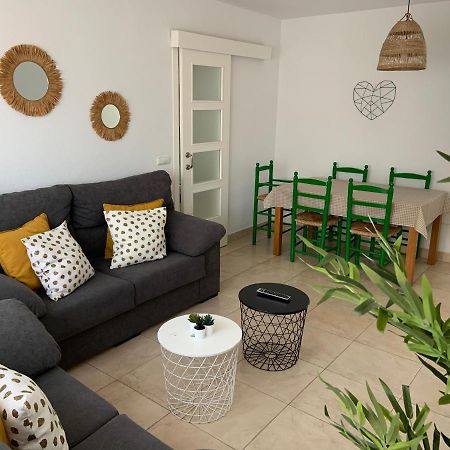 Apartamento Aqui Vive Un Artista Conil De La Frontera Bagian luar foto